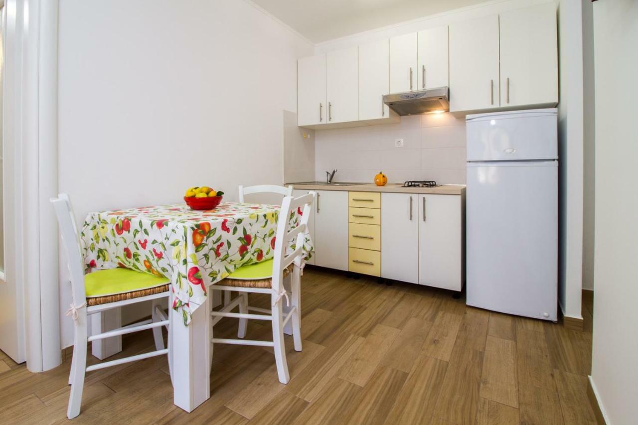 Studio Apartment Zeljka Pula Exterior foto
