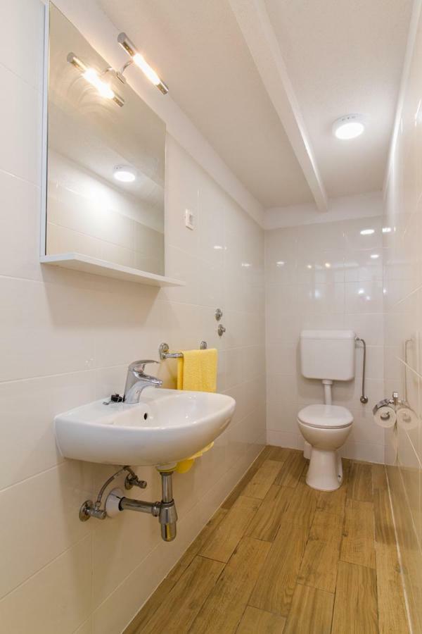 Studio Apartment Zeljka Pula Exterior foto